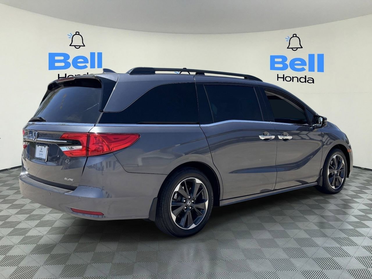 Used 2023 Honda Odyssey Elite image 4