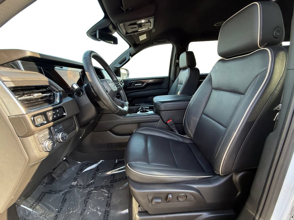 Used 2025 GMC Yukon Elevation AWD/4WD image 9