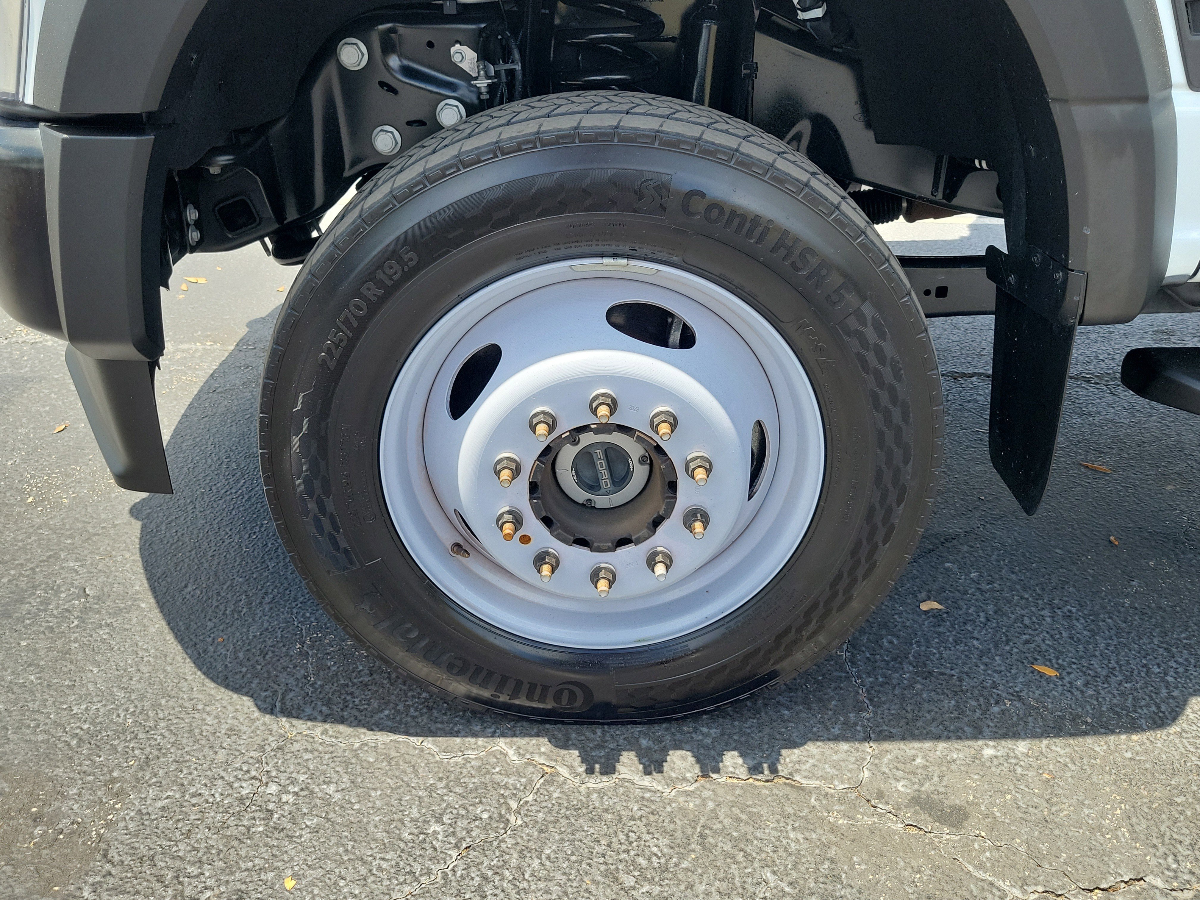Used 2024 Ford F550 4x4 Regular Cab Super Duty image 5