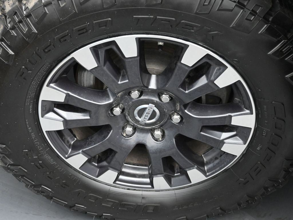 Used 2018 Nissan Titan PRO-4X w/ Pro-4x Convenience Package AWD/4WD image 26