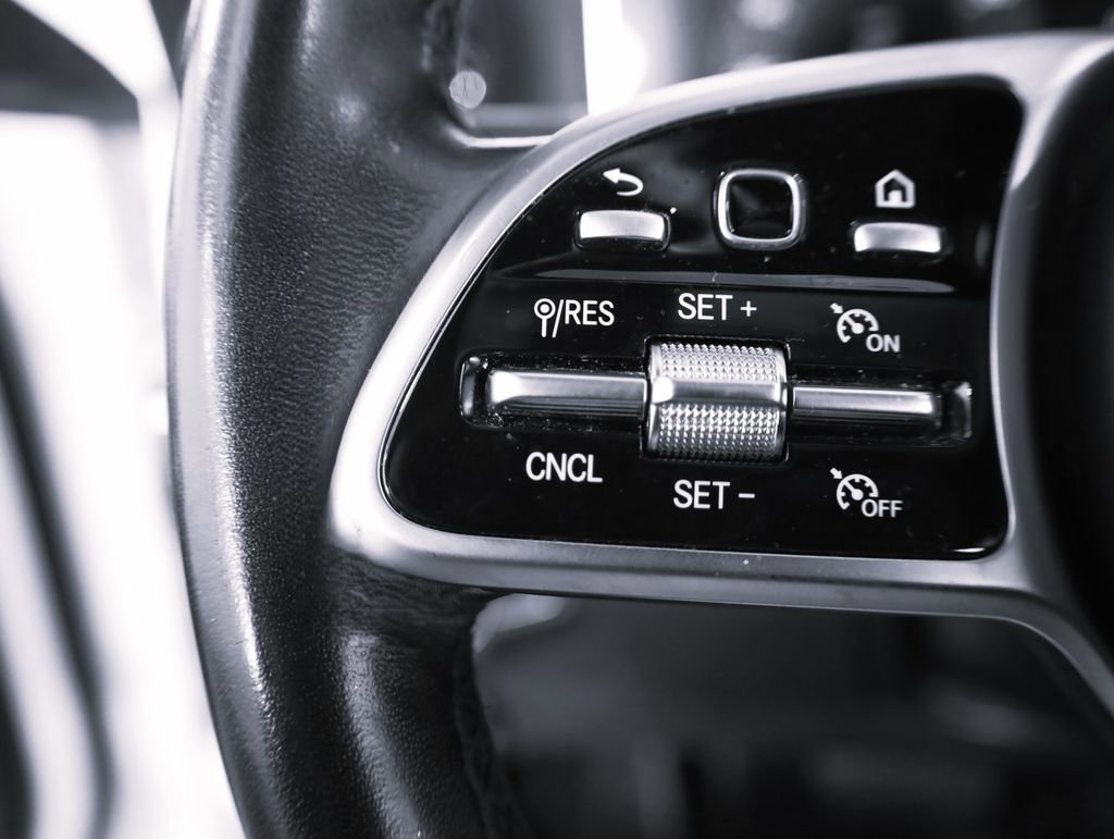 Certified 2019 Mercedes-Benz E 300 4MATIC image 10