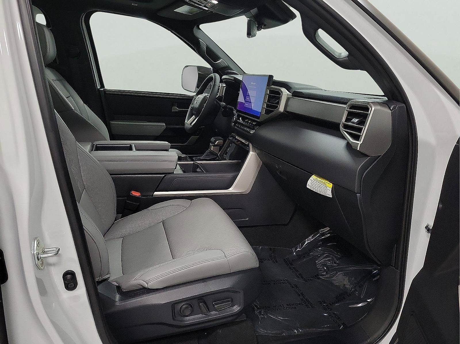 Certified 2025 Toyota Tundra Limited AWD/4WD image 15