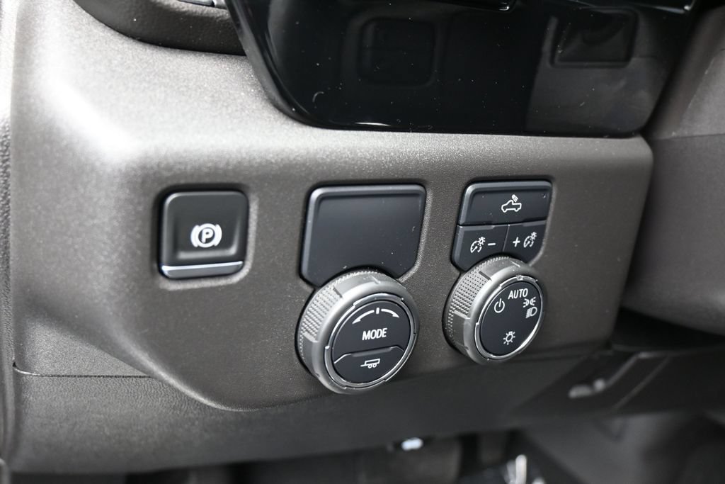 Used 2024 Chevrolet Silverado 1500 LT RWD image 17
