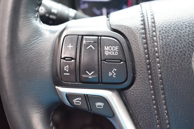 Used 2015 Toyota Highlander XLE AWD/4WD image 24