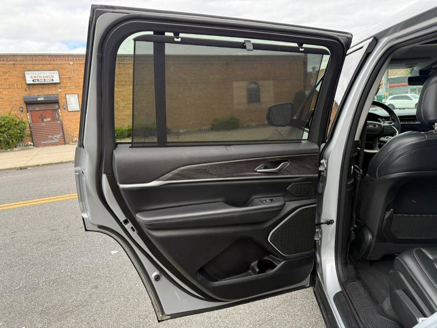 Used 2021 Jeep Grand Cherokee L Limited w/ Luxury Tech Group II image 25