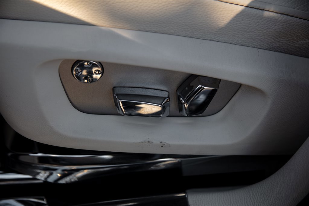 Used 2014 Rolls-Royce Ghost image 32