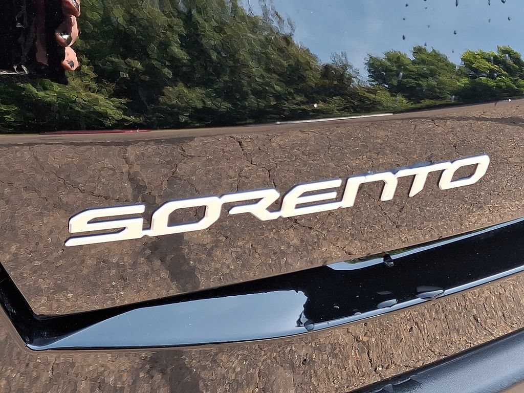 Certified 2026 Kia Sorento S w/ S Panoramic Sunroof Package AWD/4WD image 32