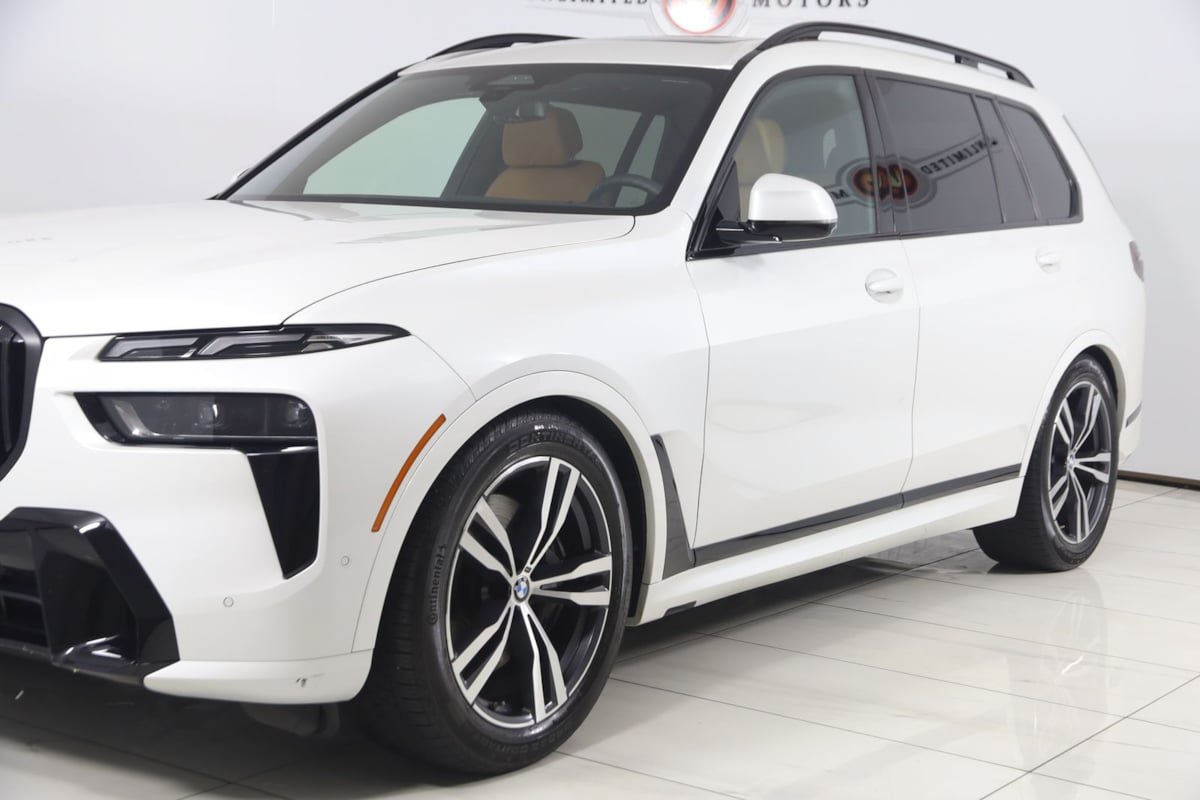 Used 2024 BMW X7 xDrive40i w/ M Sport Package AWD/4WD image 62