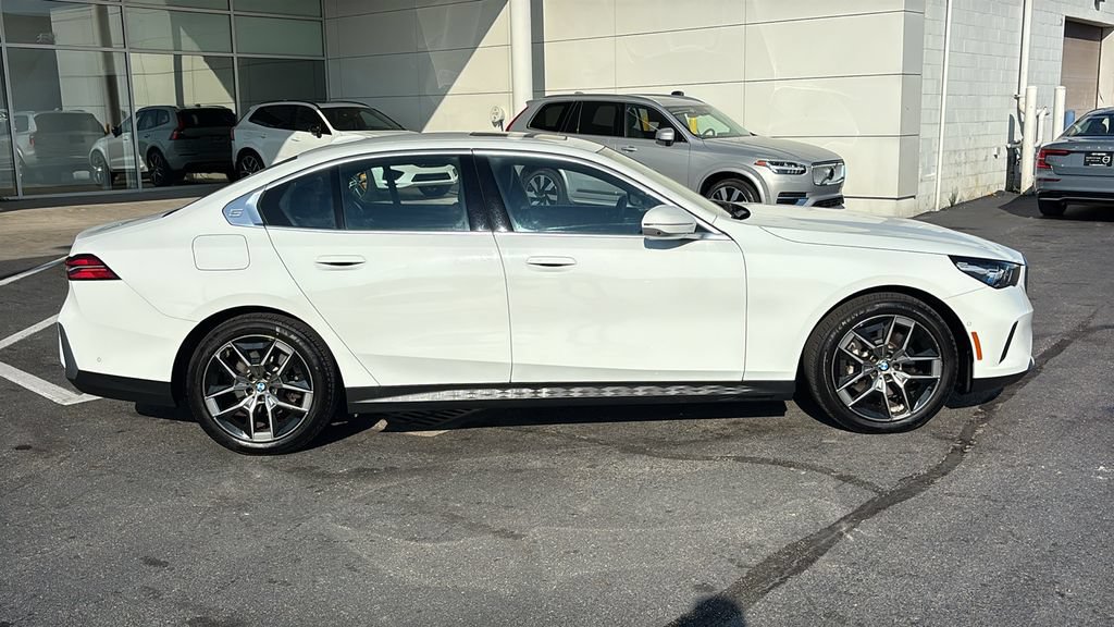 Used 2026 BMW 530i xDrive AWD/4WD image 30