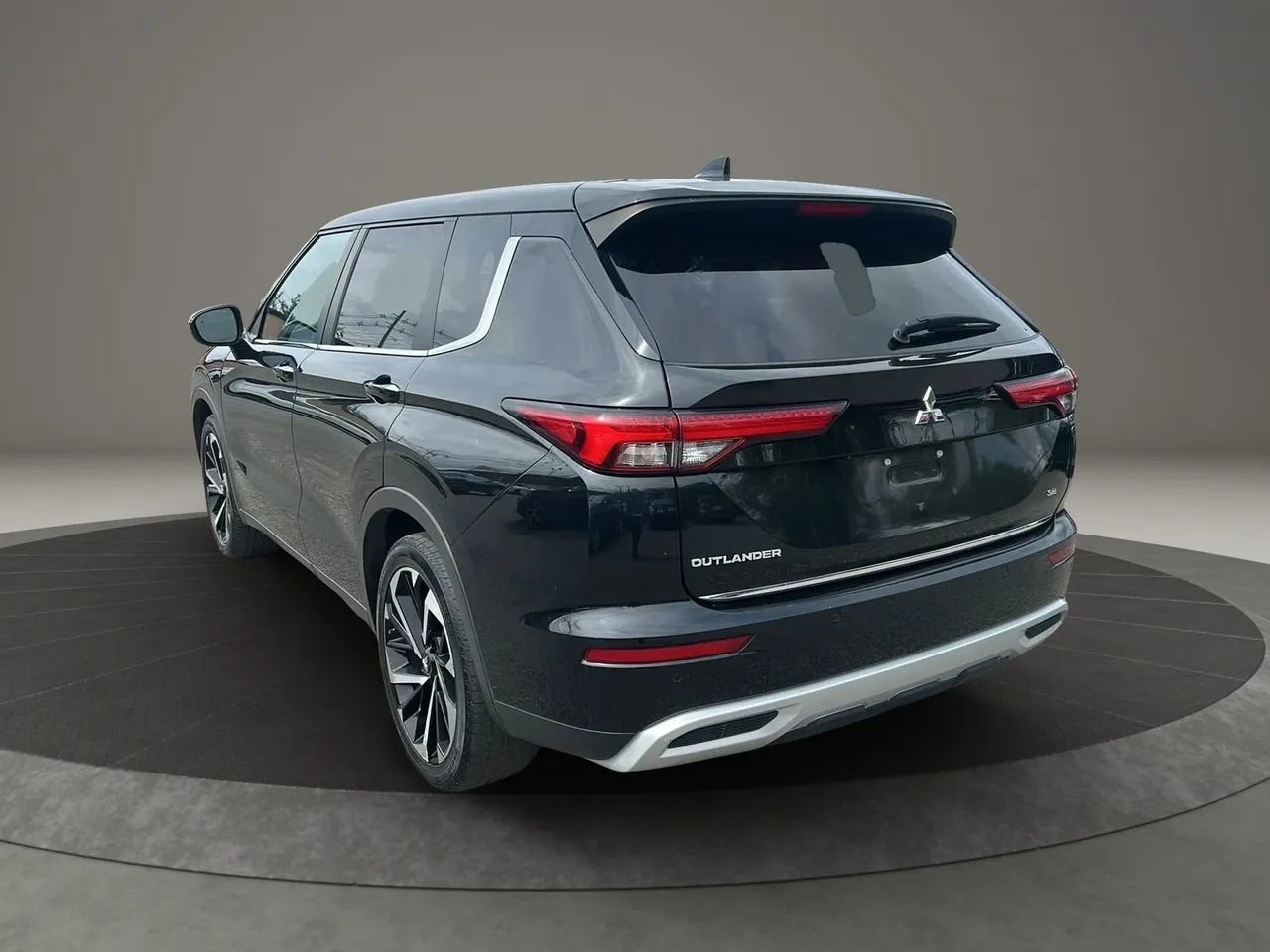 Used 2022 Mitsubishi Outlander SEL Black Edition AWD/4WD image 3