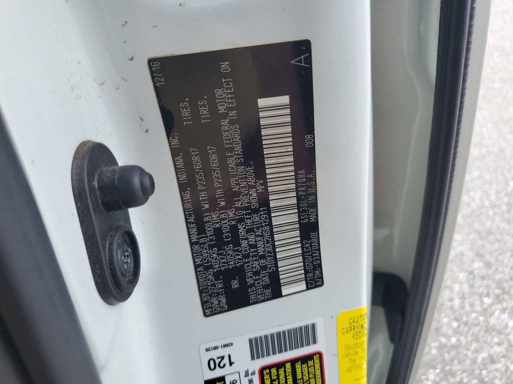 Used 2017 Toyota Sienna XLE w/ XLE Navigation Package FWD image 25