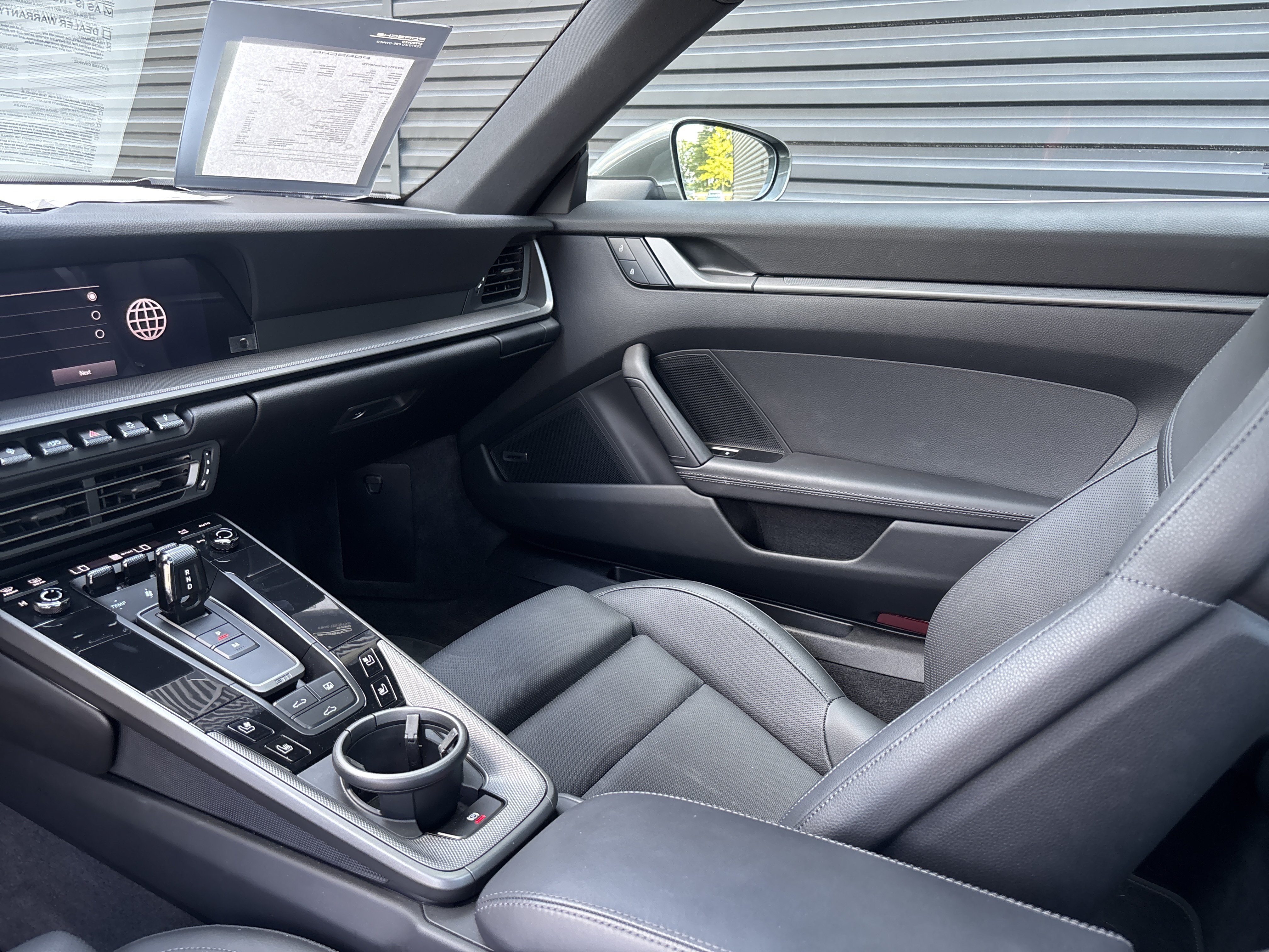 Used 2023 Porsche 911 Carrera image 4