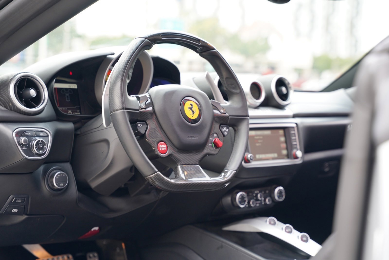 Used 2016 Ferrari California T image 16