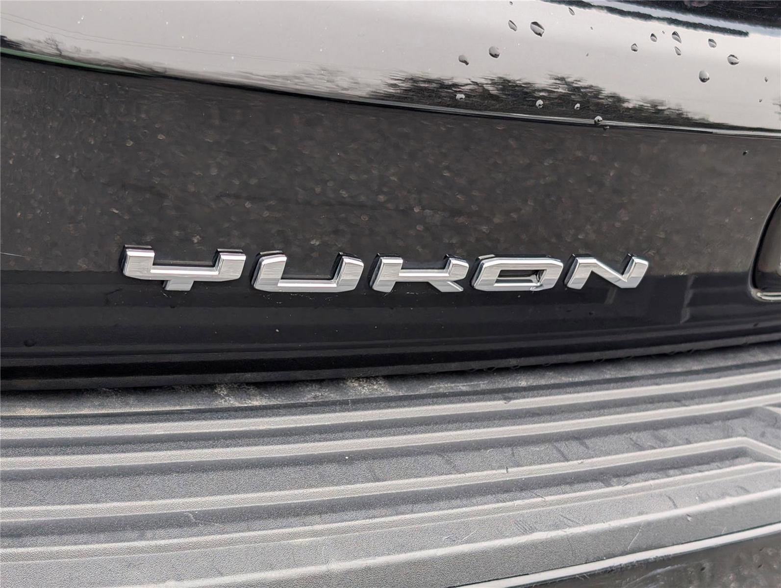 Used 2024 GMC Yukon XL SLT image 9