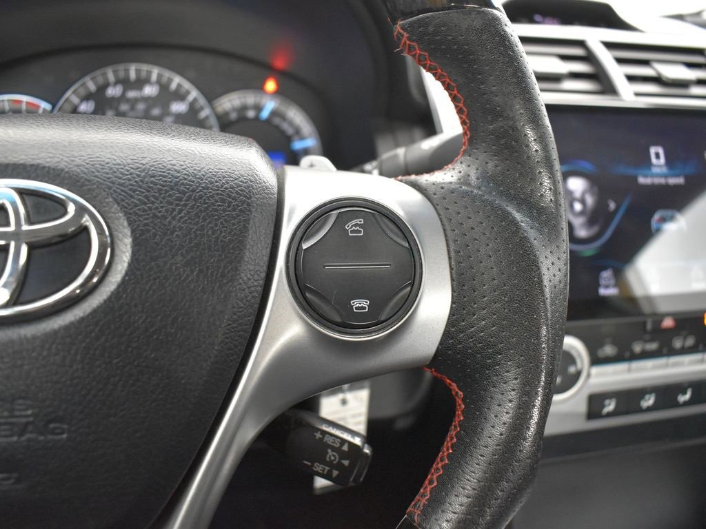 Used 2013 Toyota Camry SE image 16