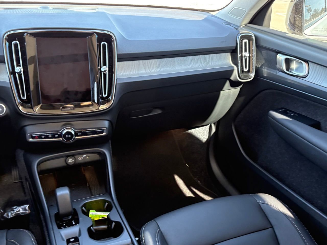 New 2026 Volvo XC40 B4 Core image 12