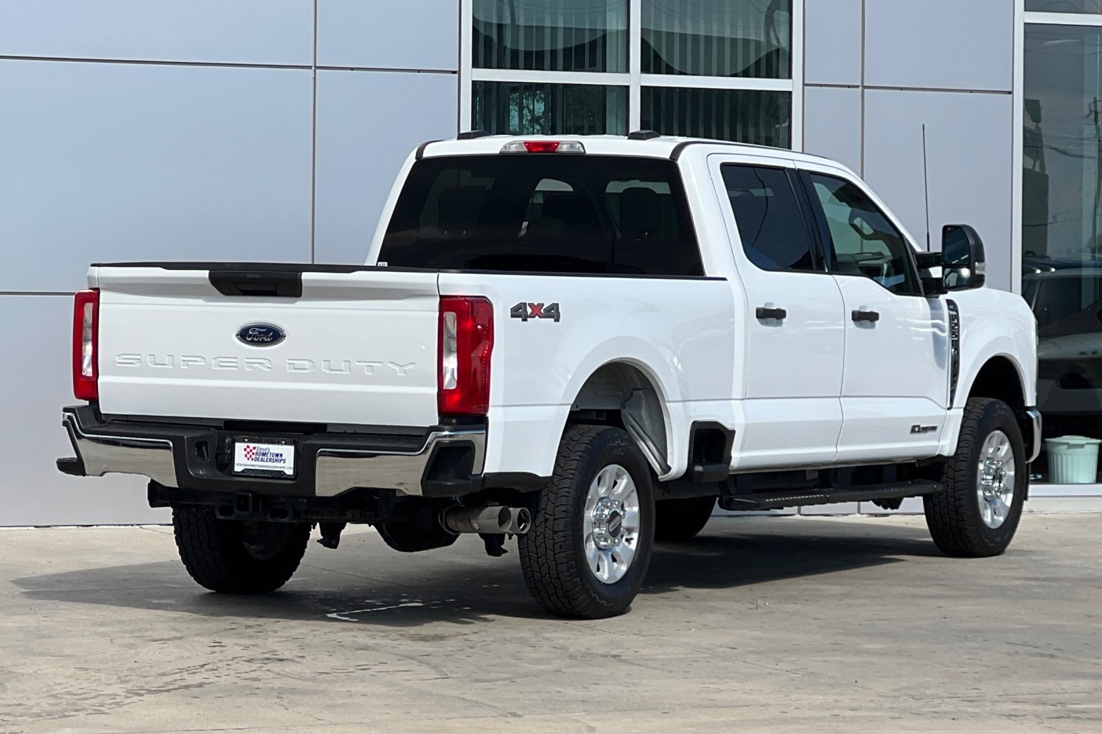Used 2024 Ford F250 XLT image 4