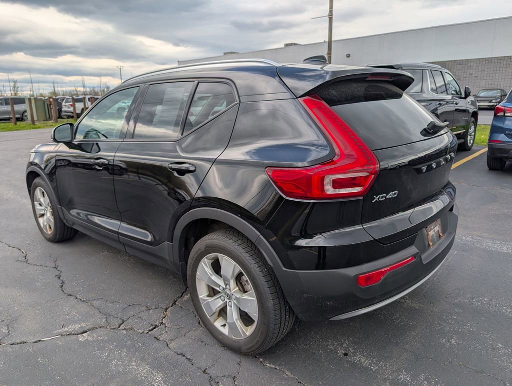 Used 2019 Volvo XC40 T5 Momentum AWD/4WD image 9
