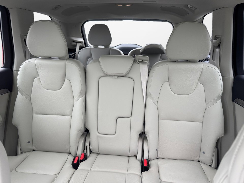 Certified 2023 Volvo XC90 B5 Plus w/ Protection Package Premier image 15
