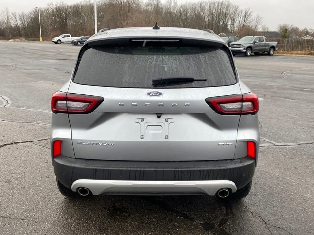 Used 2024 Ford Escape Platinum image 4