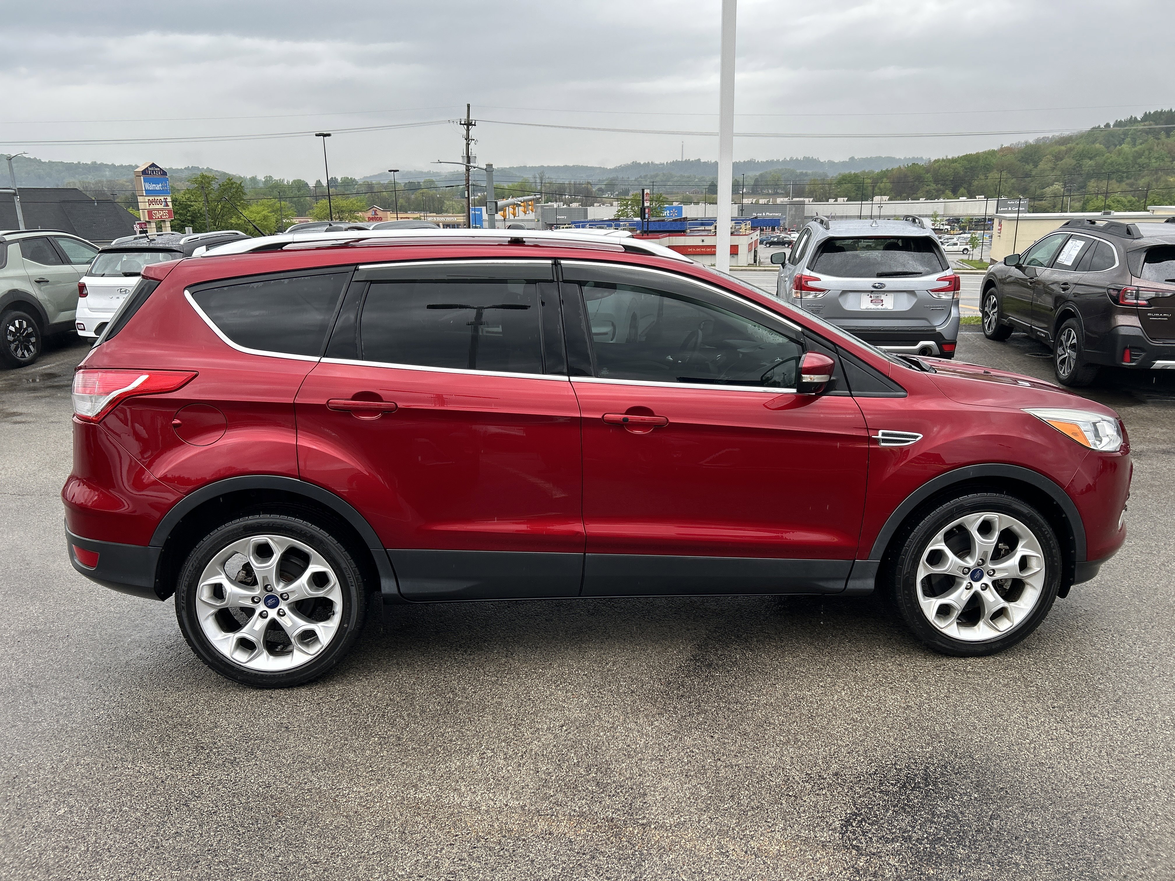 Used 2014 Ford Escape Titanium AWD/4WD image 2