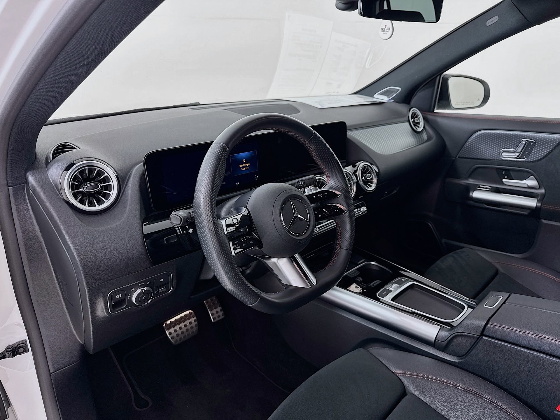 Used 2025 Mercedes-Benz GLA 250 image 10