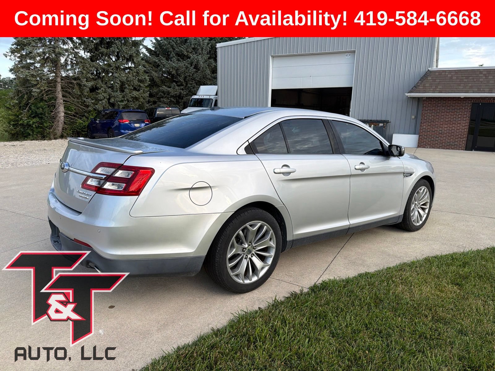 Used 2015 Ford Taurus Limited FWD image 2