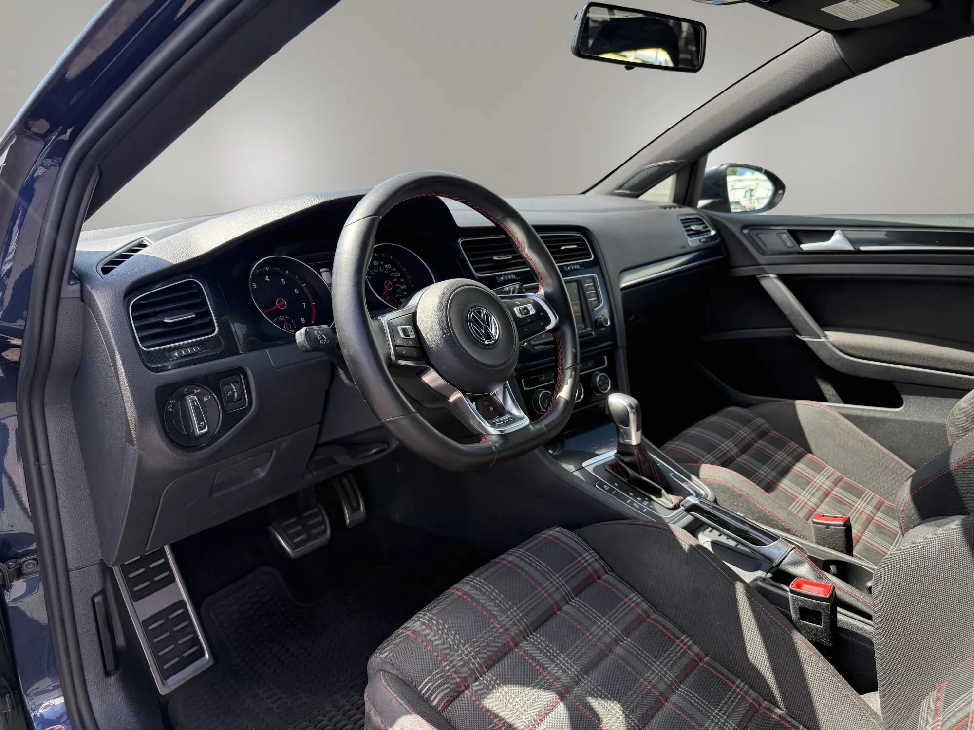 Used 2016 Volkswagen GTI S FWD image 13