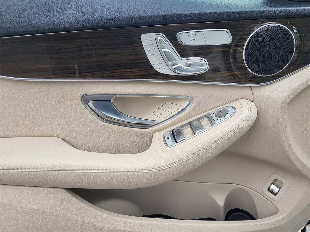 Used 2018 Mercedes-Benz C 300 4MATIC Sedan w/ Premium Package image 10