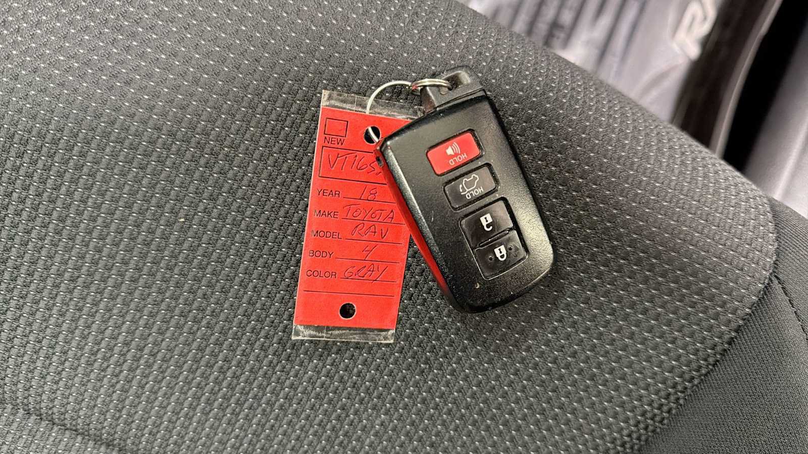 Certified 2018 Toyota RAV4 XLE w/ Carpet Mat Package AWD/4WD image 32