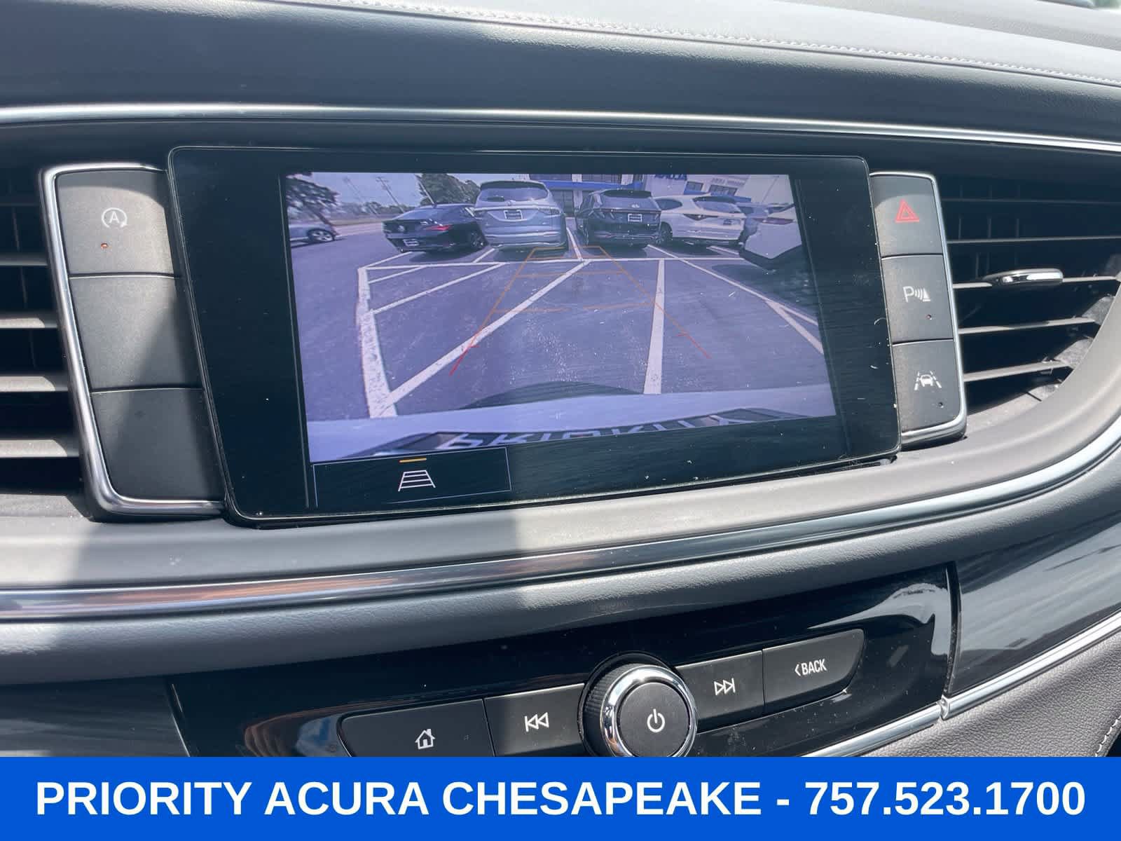 Used 2023 Buick Enclave Essence FWD image 18