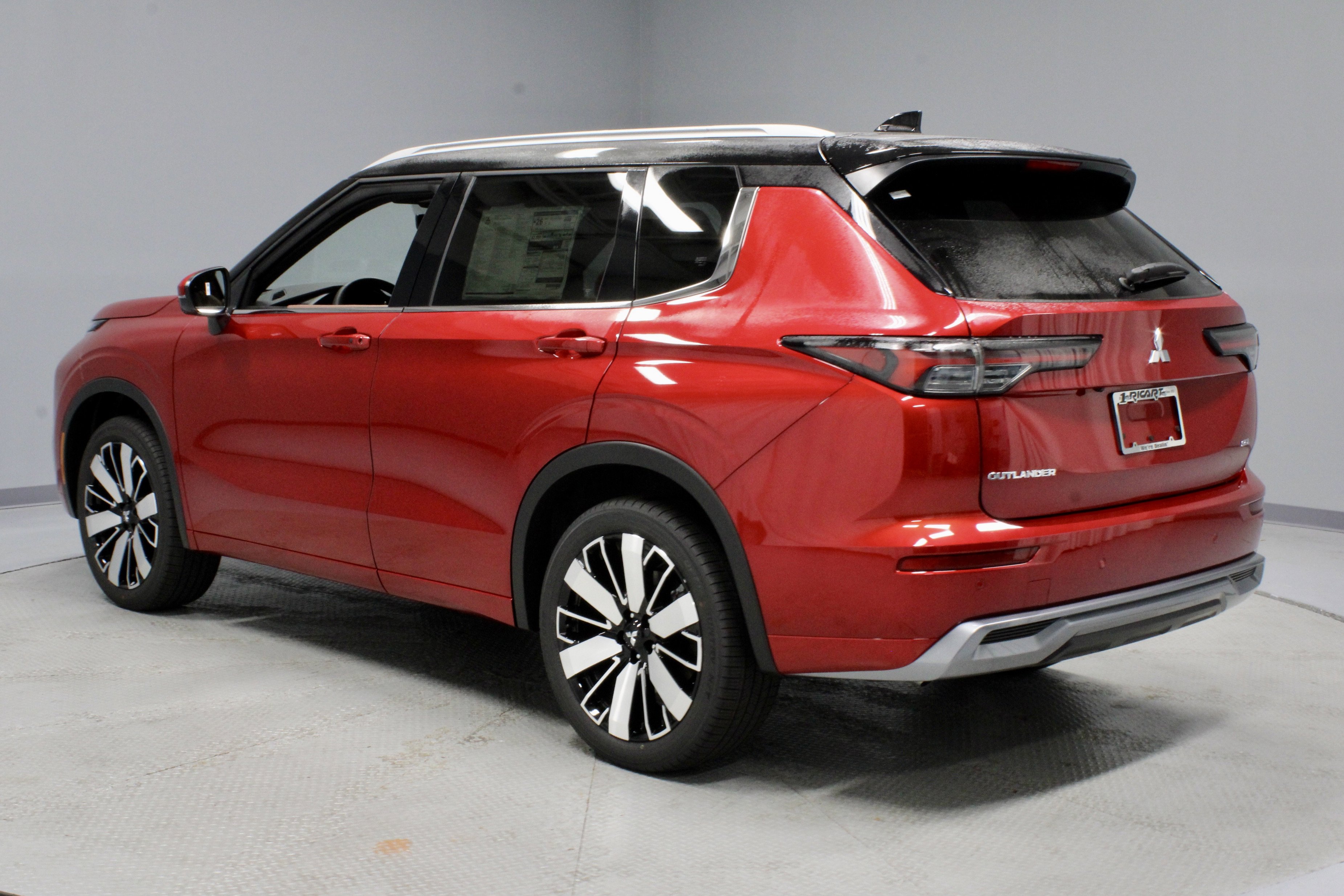 New 2025 Mitsubishi Outlander SEL image 6