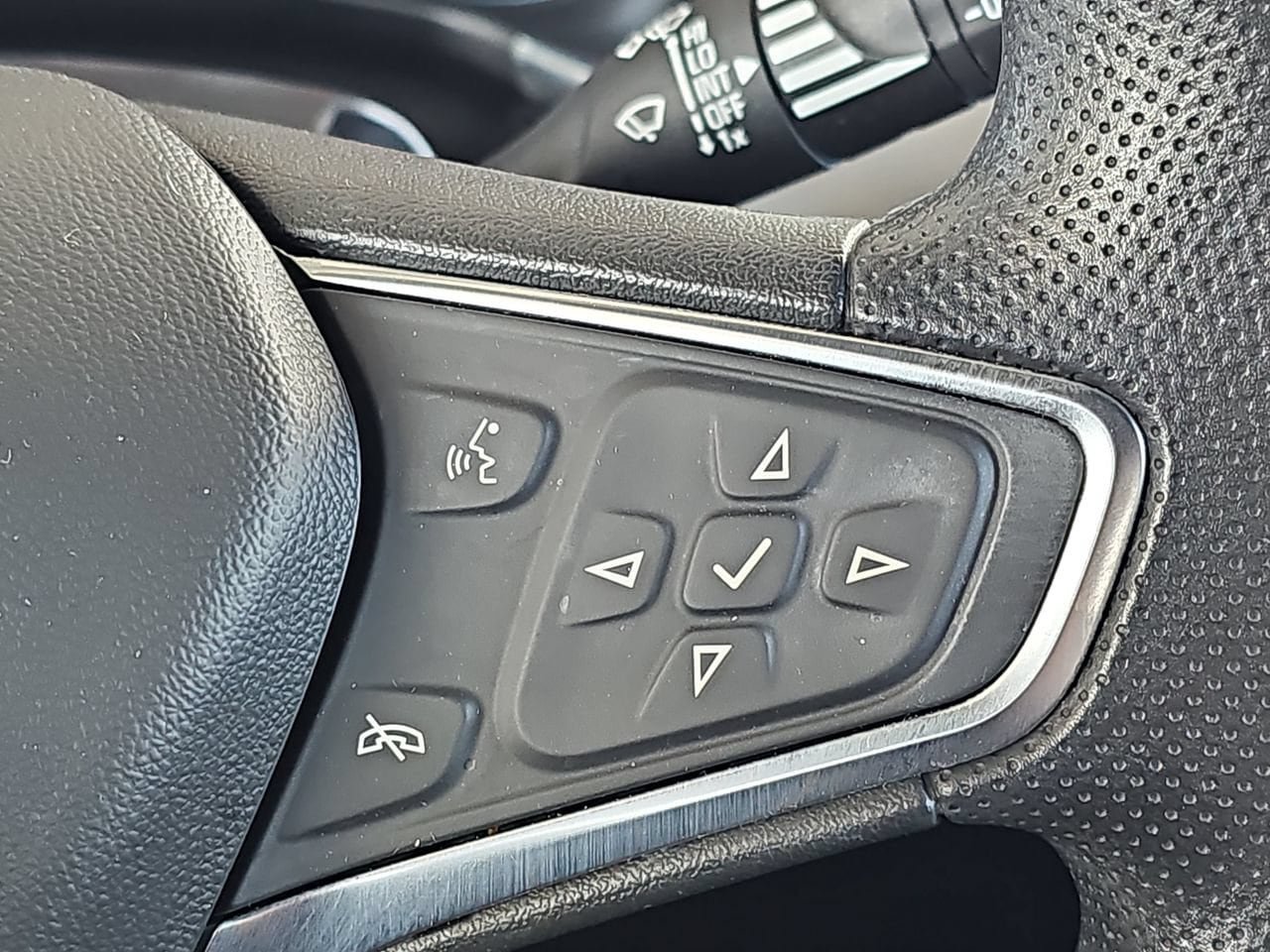 Used 2024 Chevrolet Equinox LS w/ LS Convenience Package AWD/4WD image 23