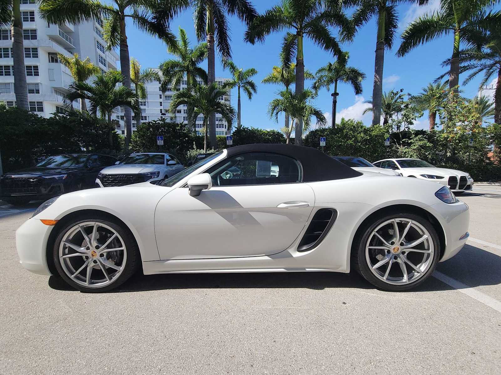 Used 2021 Porsche 718 Boxster RWD image 3