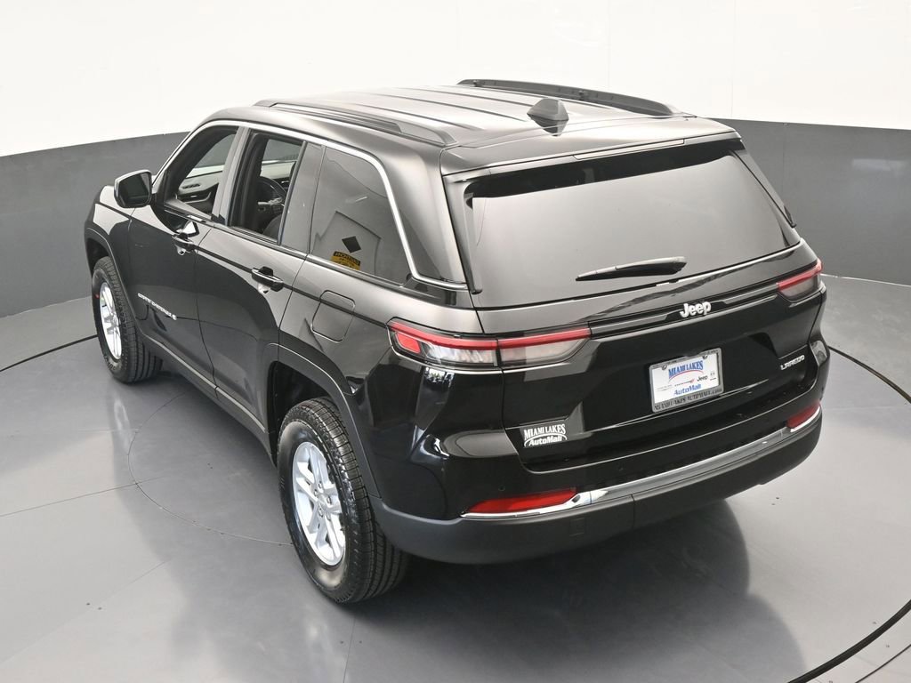 Used 2025 Jeep Grand Cherokee Laredo image 43