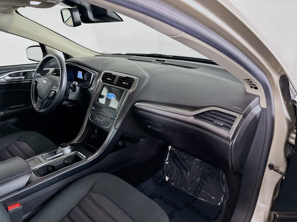 Used 2019 Ford Fusion SE image 36