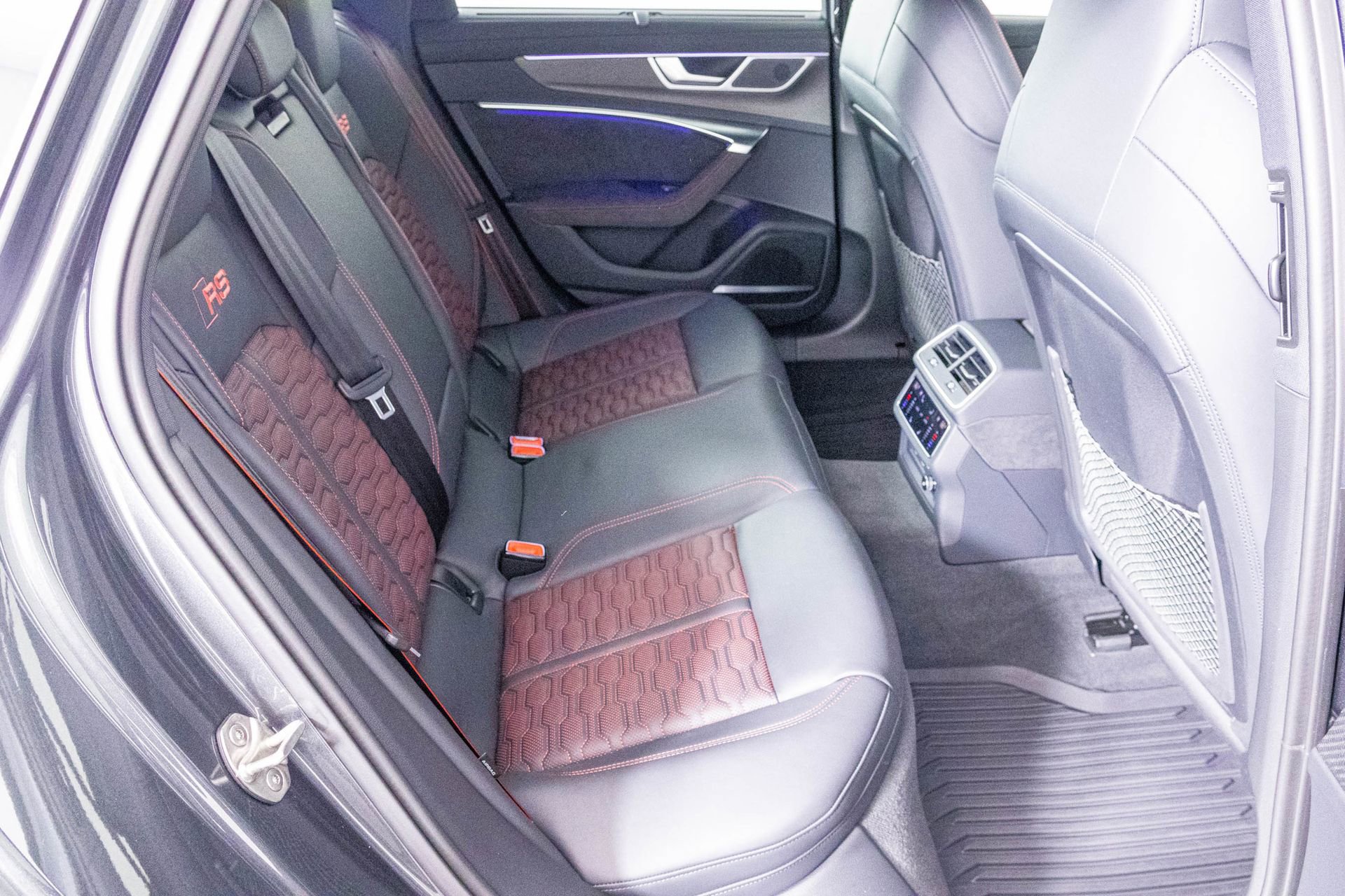 Used 2024 Audi RS 6 performance image 40