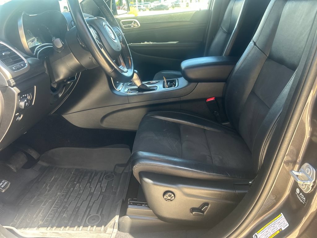 Used 2021 Jeep Grand Cherokee Laredo X AWD/4WD image 10