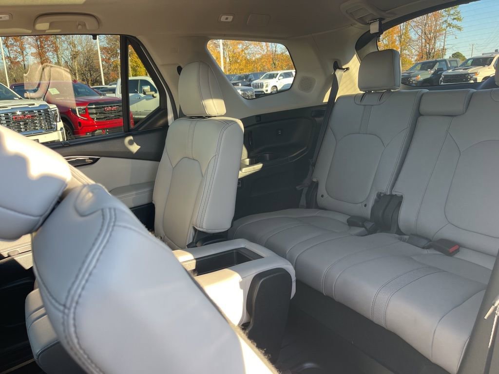 Used 2025 Honda Pilot Touring image 16