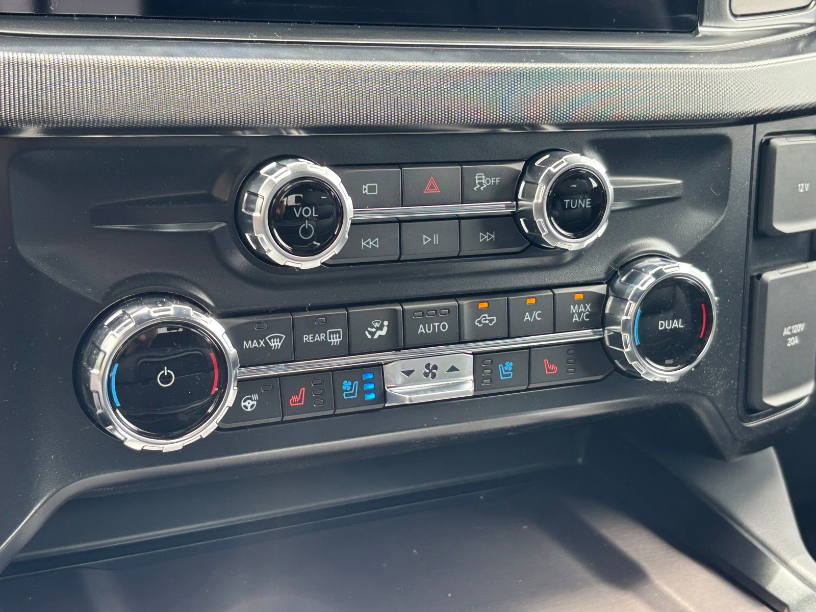 New 2026 Ford F350 Platinum AWD/4WD image 21