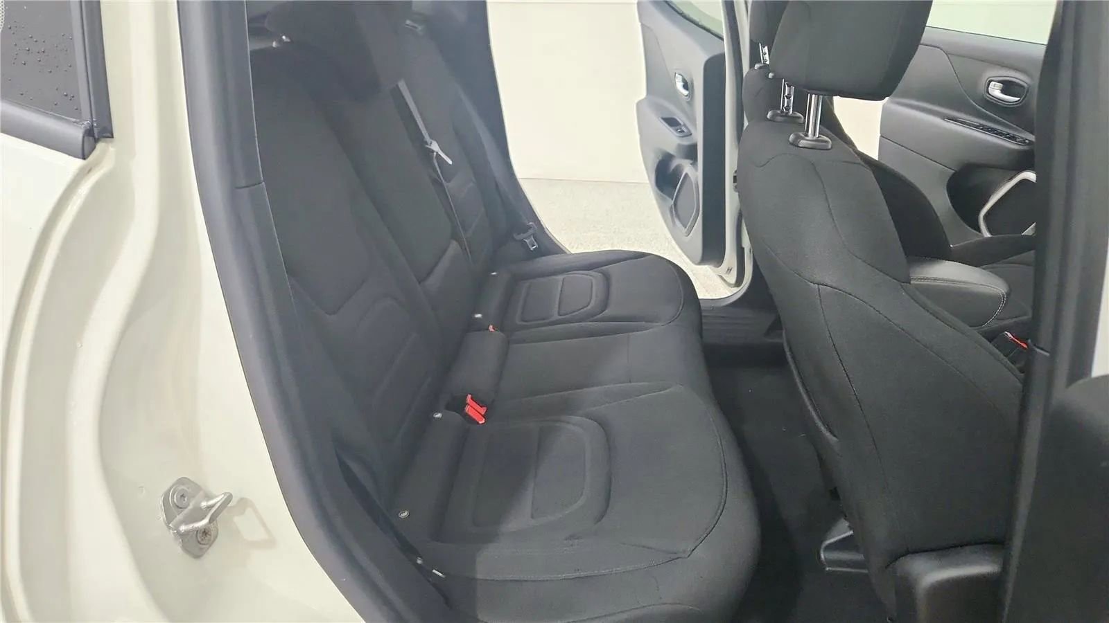 Used 2022 Jeep Renegade Latitude w/ Convenience Group image 35