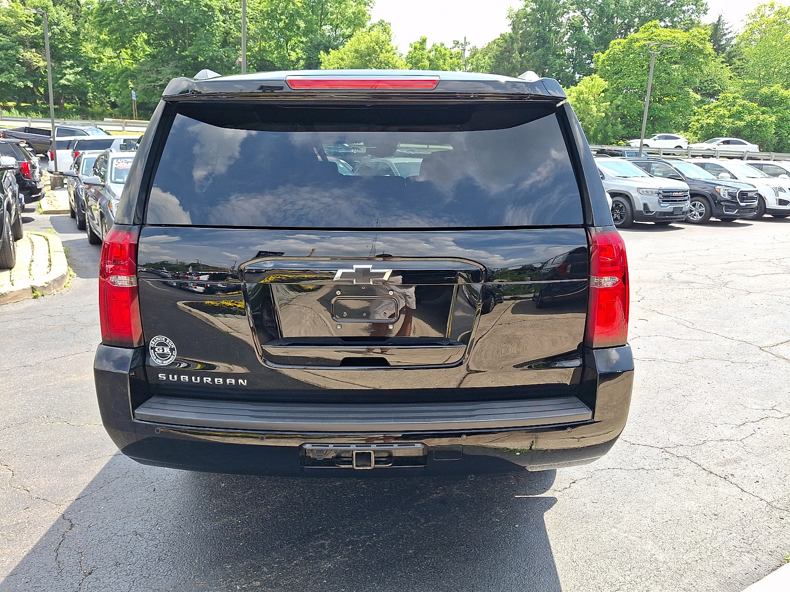 Used 2020 Chevrolet Suburban LT w/ Luxury Package AWD/4WD image 5
