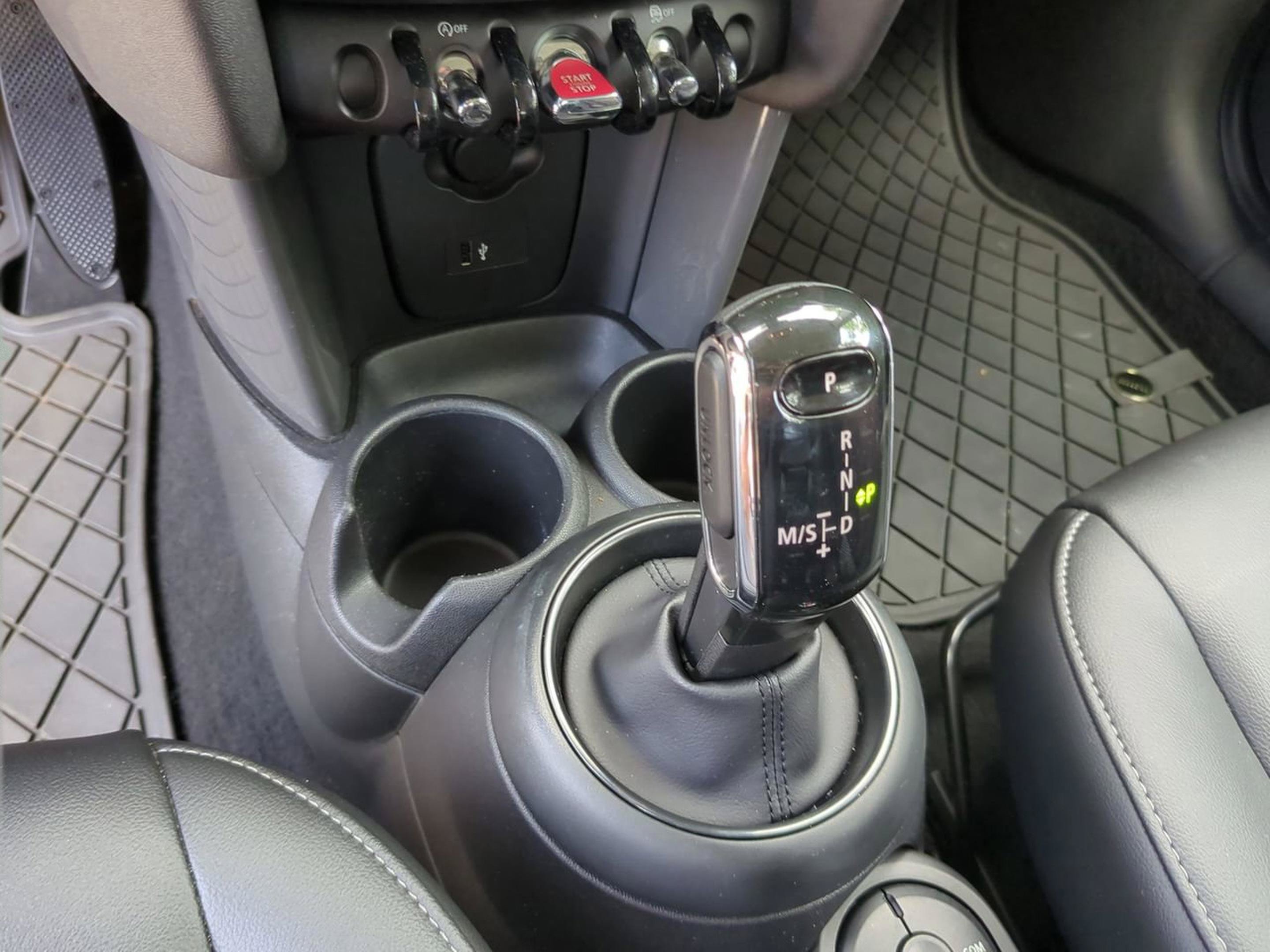 Used 2021 MINI Cooper 2-Door Hardtop FWD image 16