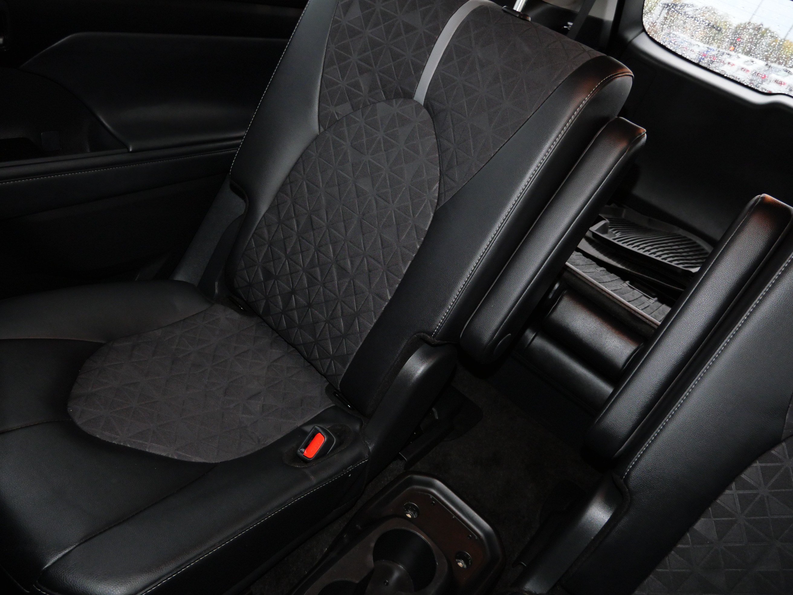 Used 2025 Toyota Highlander XLE AWD/4WD image 12