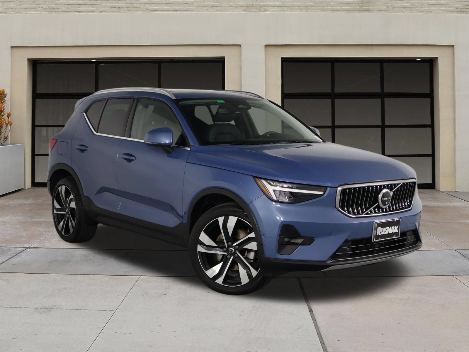 Used 2023 Volvo XC40 B5 Plus w/ Protection Package Premier AWD/4WD image 34