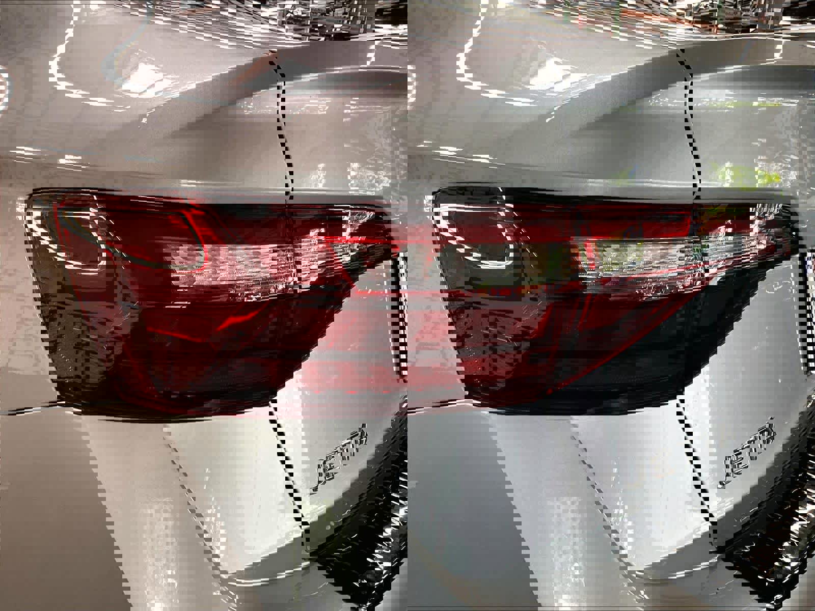 Used 2024 Volkswagen Jetta SE FWD image 31