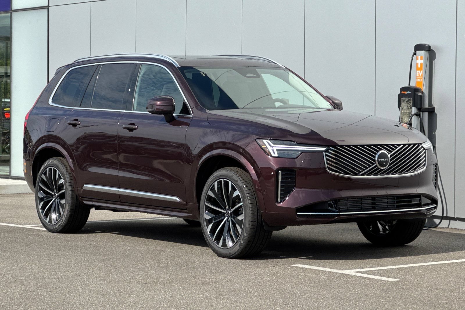 New 2026 Volvo XC90 T8 Plus w/ Protection Package AWD/4WD image 7