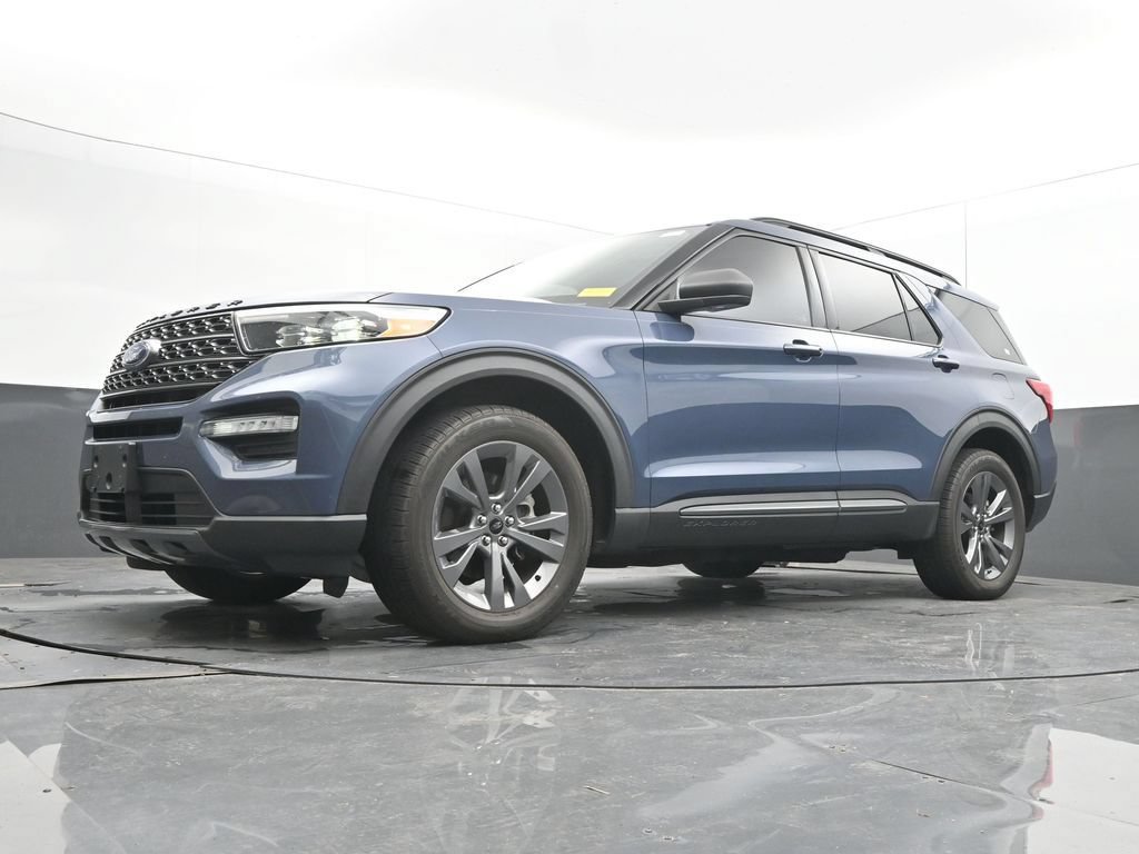 Used 2021 Ford Explorer XLT w/ Equipment Group 202A AWD/4WD image 37