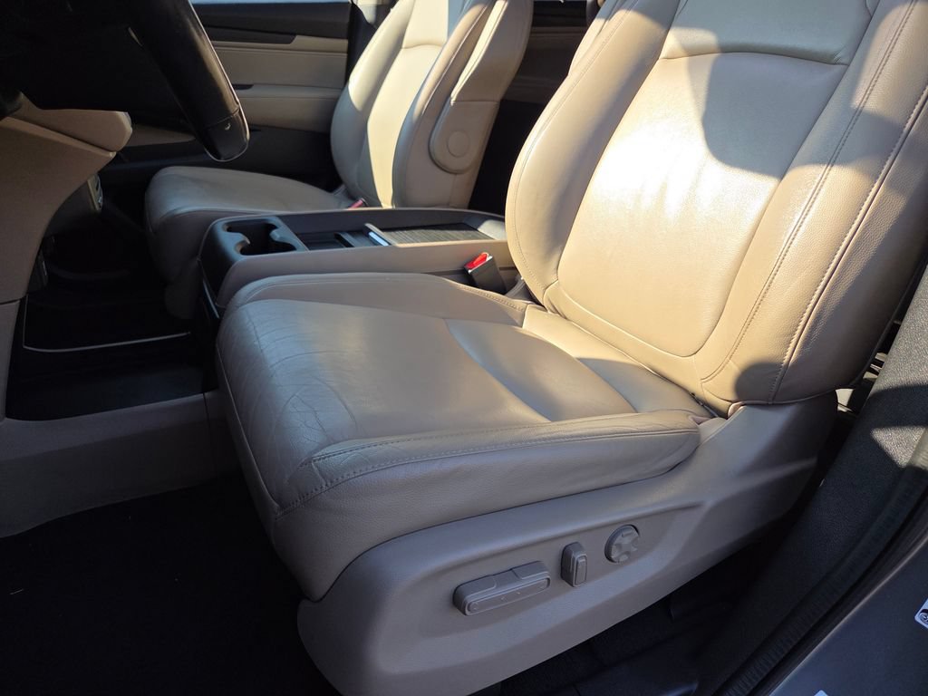 Certified 2018 Honda Odyssey EX-L image 32