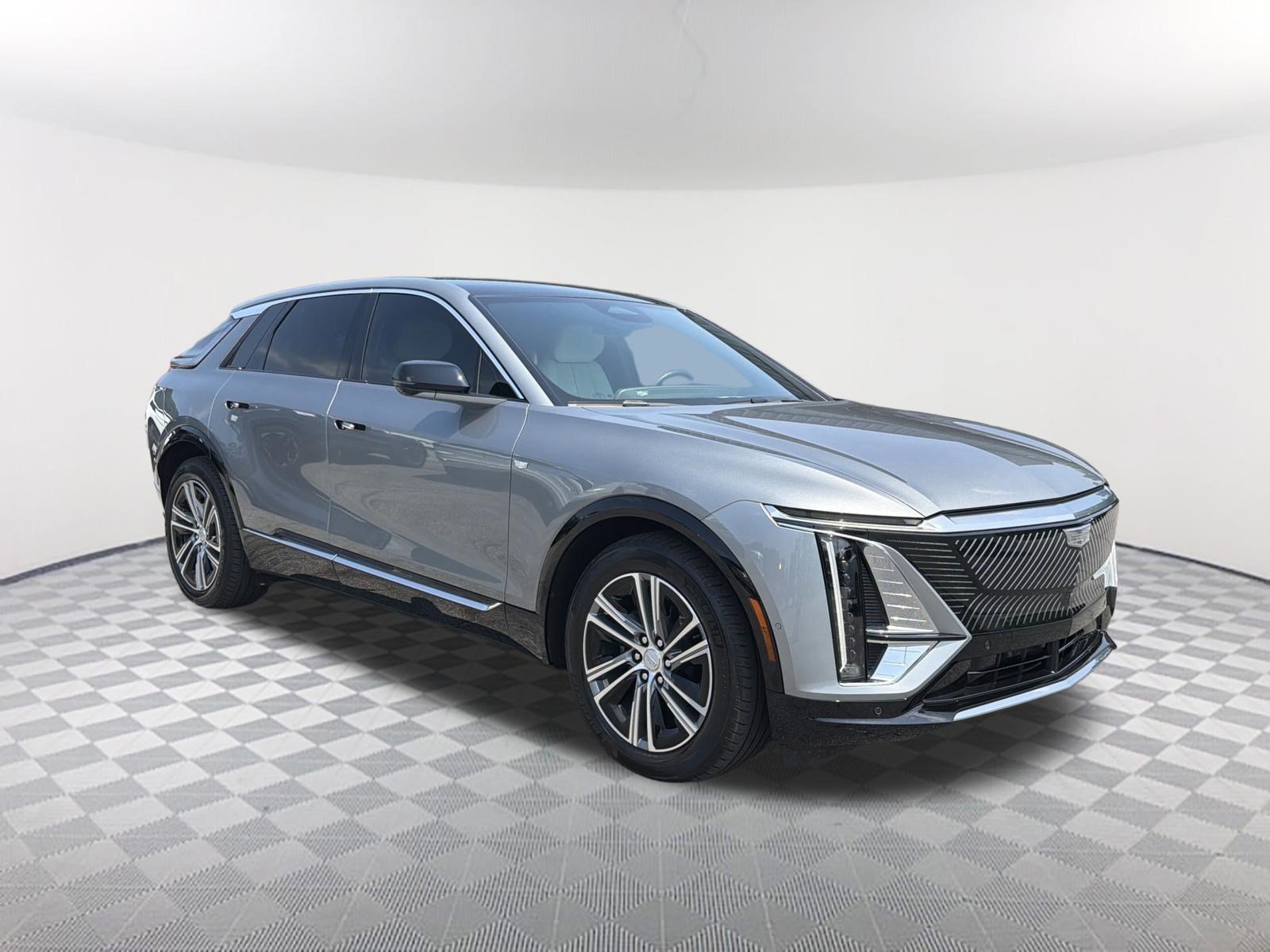 Certified 2024 Cadillac Lyriq Luxury AWD/4WD image 8